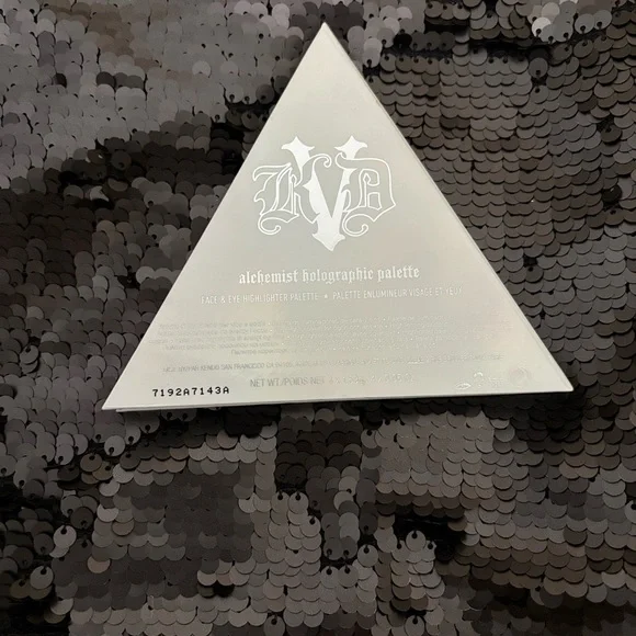 Kat Von D Holographic Eyeshadow Palette with Amethyst and Opal - Picture 4 of 5